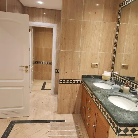 Luxury 2 Bedroom Apartment, Sierra Blanca, *