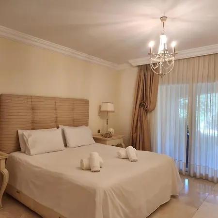 Luxury 2 Bedroom Apartment, Sierra Blanca, *