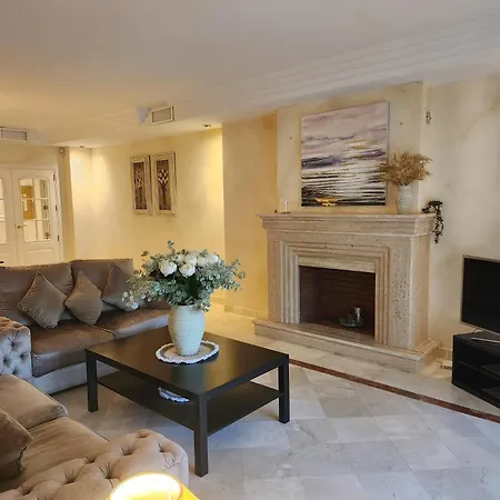 Luxury 2 Bedroom Apartment, Sierra Blanca,