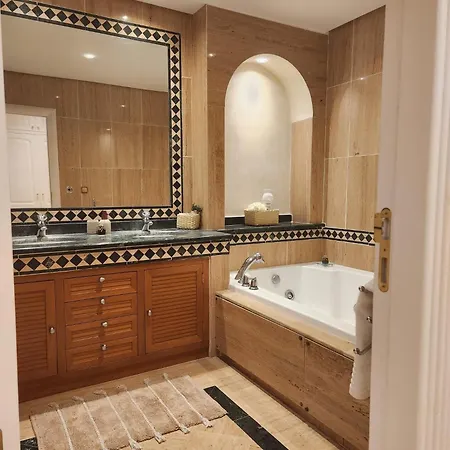 Luxury 2 Bedroom Apartment, Sierra Blanca, Apartment *